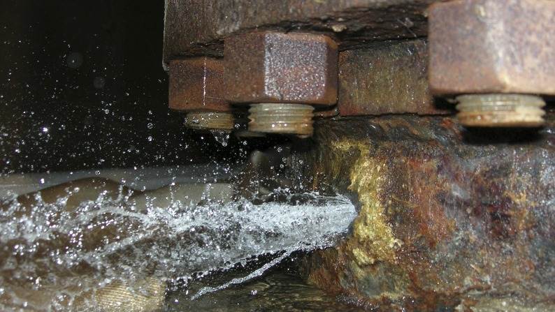 چگونگی تشخیص نشتی لوله های آب ساختمان